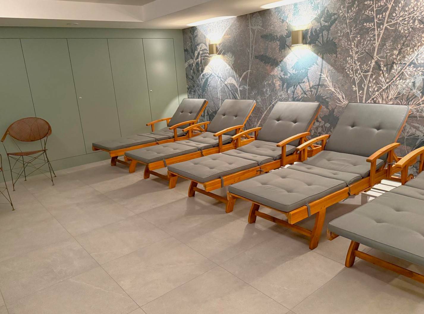 La force de l'eau: Bain à remous massant et douche émotionnelle - Hotel Gstaaderhof