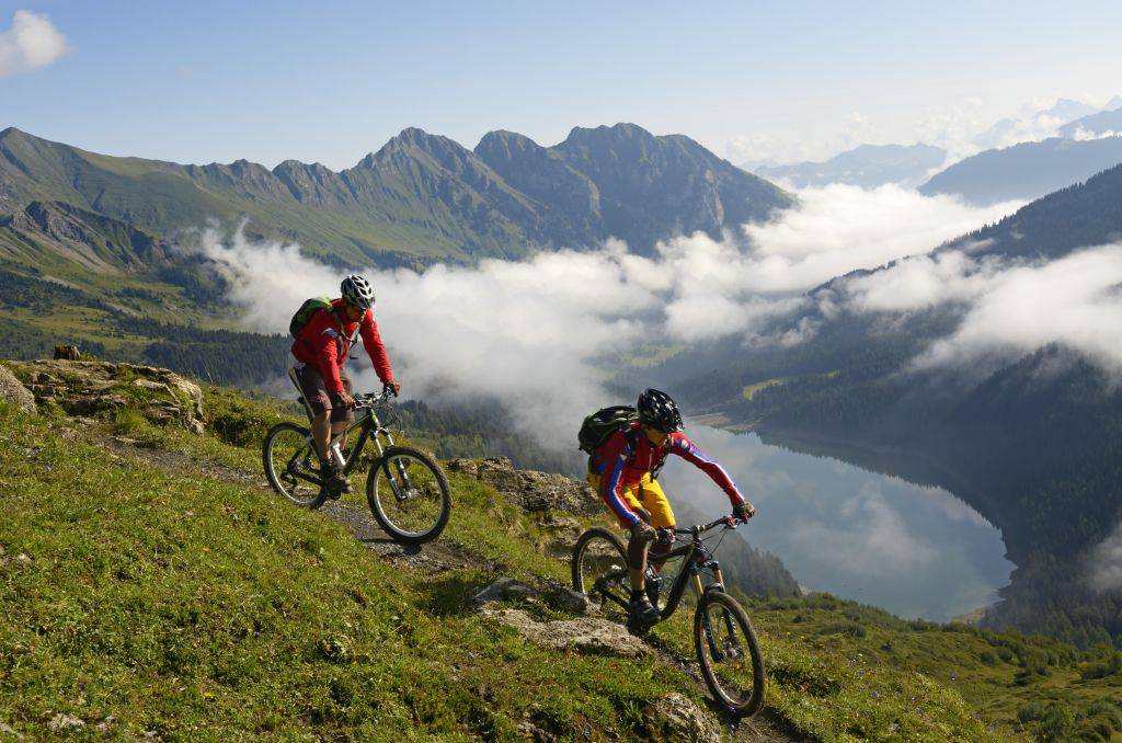 Berge erklimmen auf 2 Reifen: Mountainbiken in Gstaad - Hotel Gstaaderhof