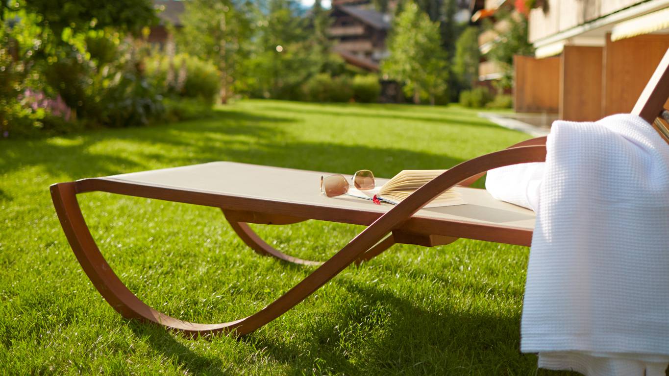 La force de l'air & de la terre: Jardin & salle de repos - Hotel Gstaaderhof