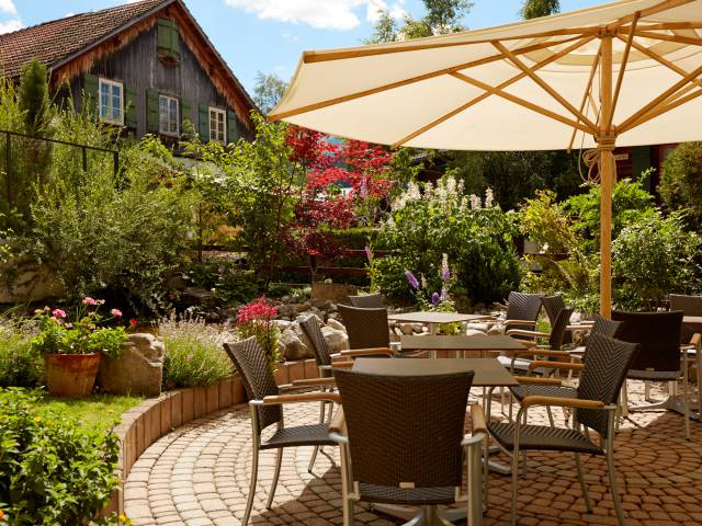 Sonnenterrasse des Hotel Gstaaderhof in der Schweiz