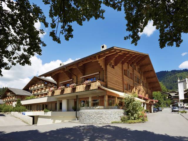 Das Hotel Gstaaderhof in Gstaad in der Schweiz