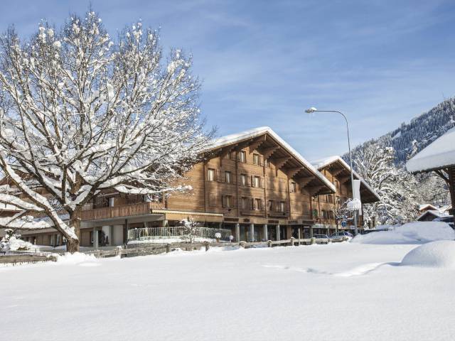 Das Hotel Gstaaderhof in Gstaad im Winter 