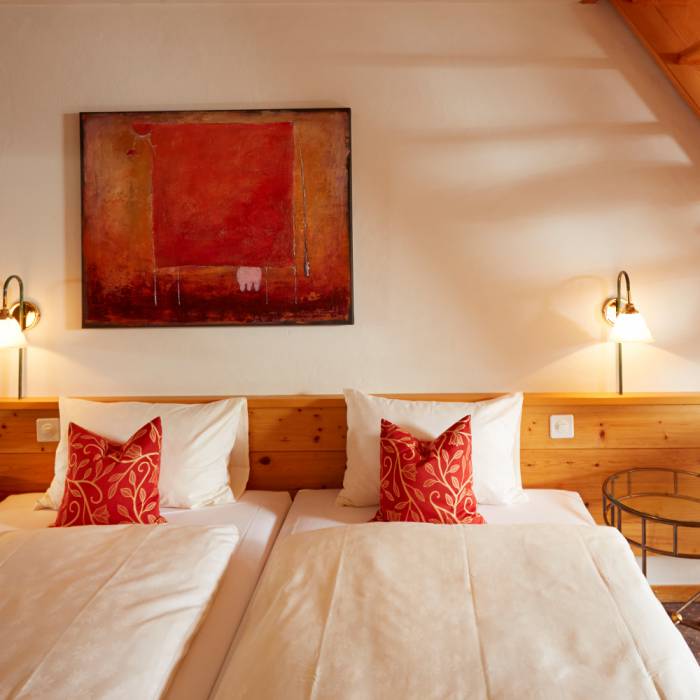 Familienzimmer mit Doppelbett im Hotel Gstaaderhof