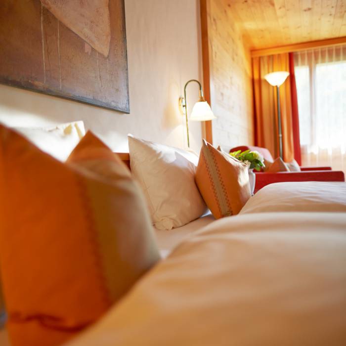 Gemachtes Bett im Hotel Gstaaderhof