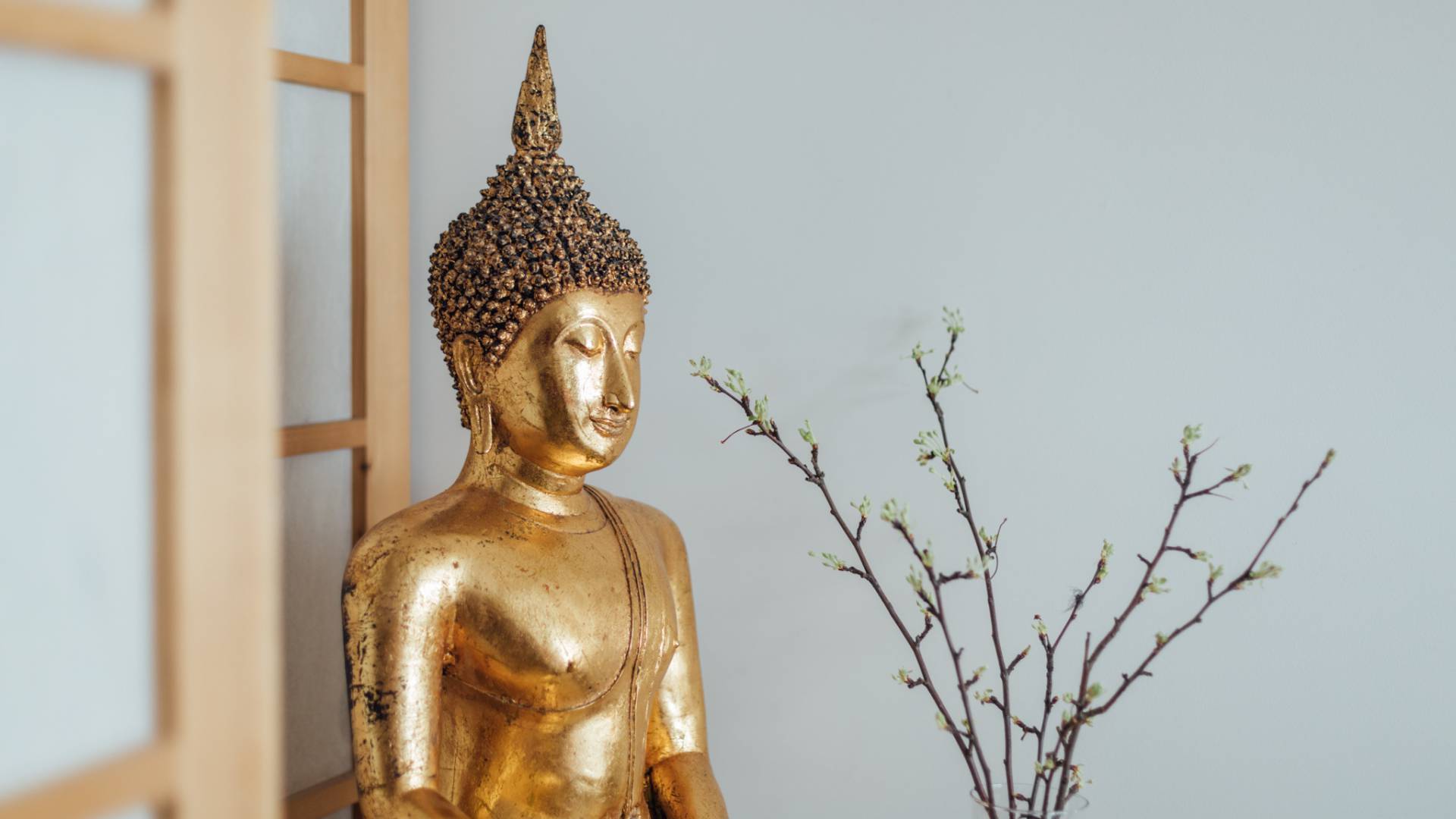 Goldener Buddah im Wellnessbereich des Hotel Gstaaderhof