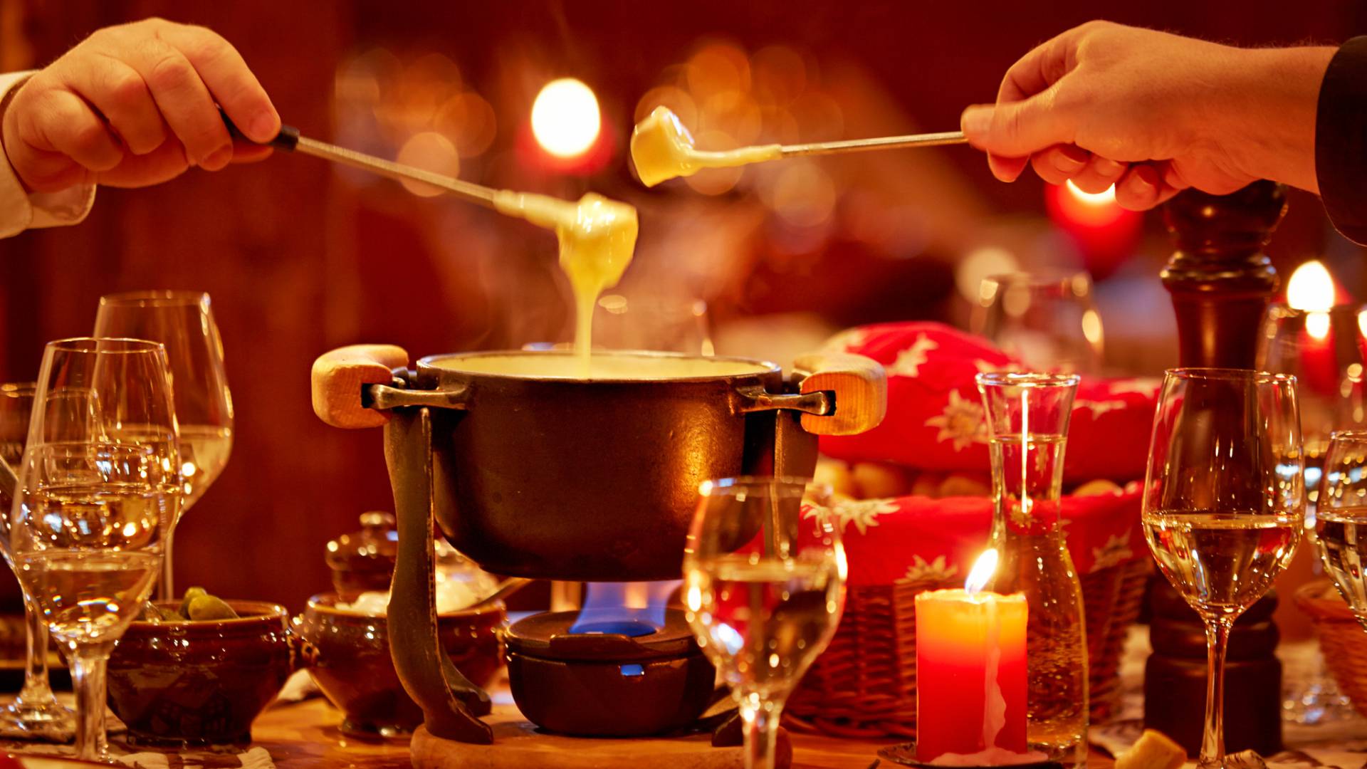 schweizer Käse Fondue im Hotel Gstaaderhof